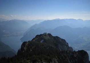 Das einzigartige Gipfelpanorama von der Gmundner Hütte | © www.bergsteigen.com