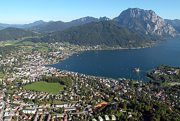 Luftaufnahme Gmunden Grünberg, (c) Oberösterreich Tourismus GmbH_Hamm