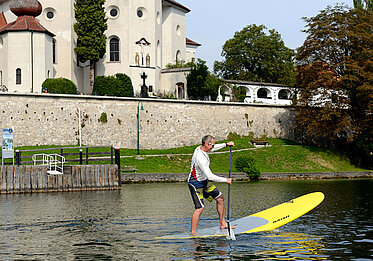 Stand up paddling, (c) Karl Heinz Ruber